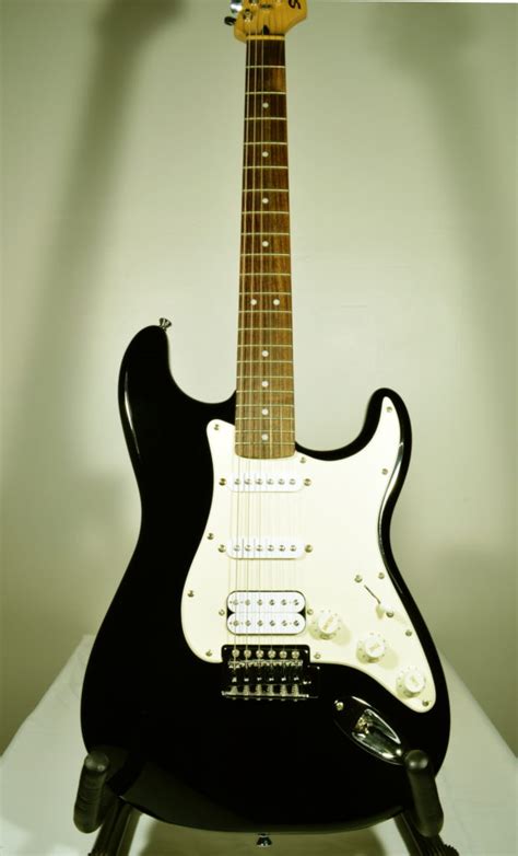 squier guitar made by fender.